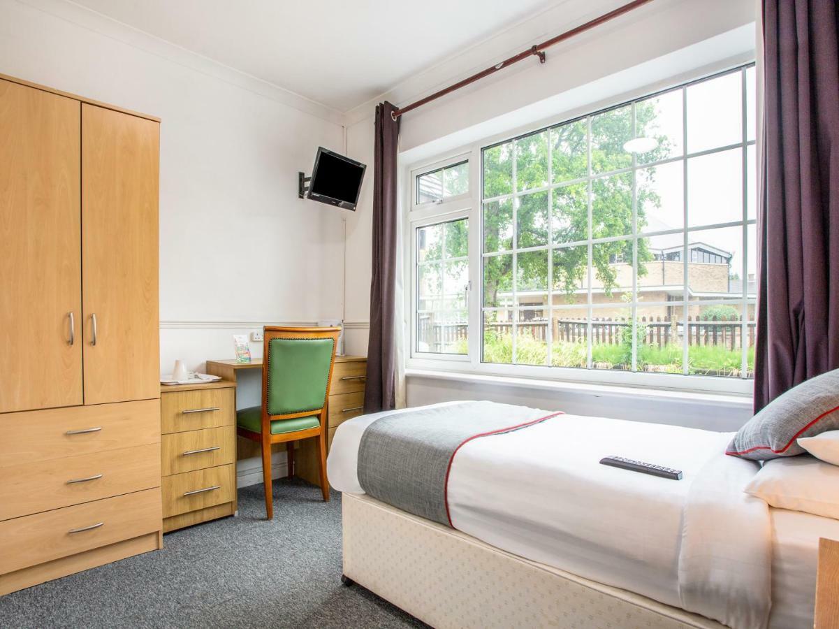Oyo Flexistay Ambers Gatwick Aparthotel Χόρλι Εξωτερικό φωτογραφία