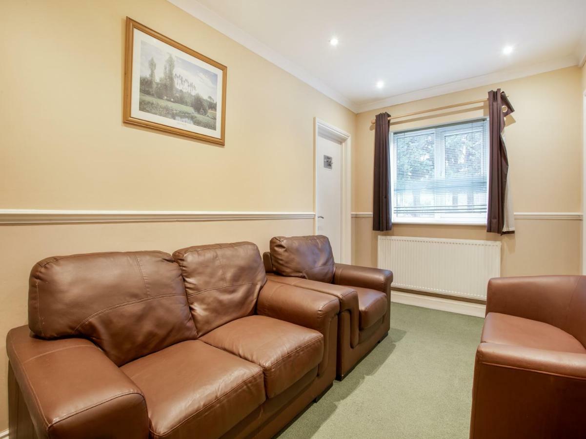 Oyo Flexistay Ambers Gatwick Aparthotel Χόρλι Εξωτερικό φωτογραφία