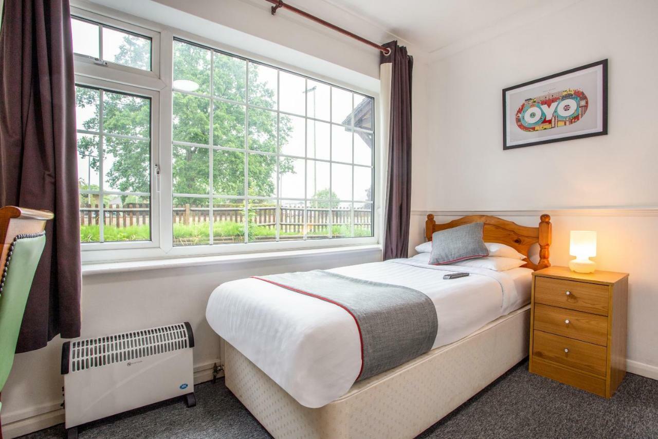 Oyo Flexistay Ambers Gatwick Aparthotel Χόρλι Εξωτερικό φωτογραφία