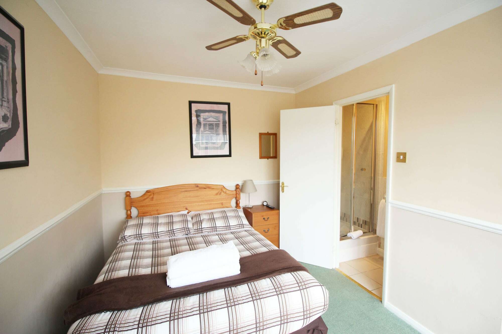 Oyo Flexistay Ambers Gatwick Aparthotel Χόρλι Εξωτερικό φωτογραφία
